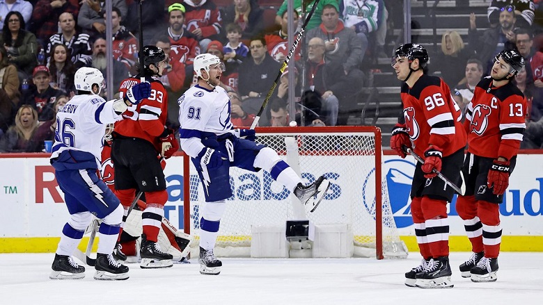 New Jersey Devils taber back-to-back kampe til Tampa Bay Lightning